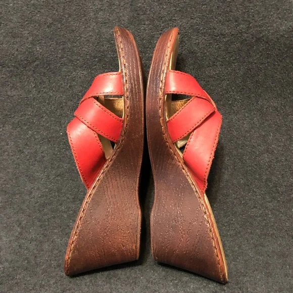 Born Shoes Women’s Red Leather Strappy Thong Wedge Slip On Sandals Size 10/42 - Picture 6 of 10